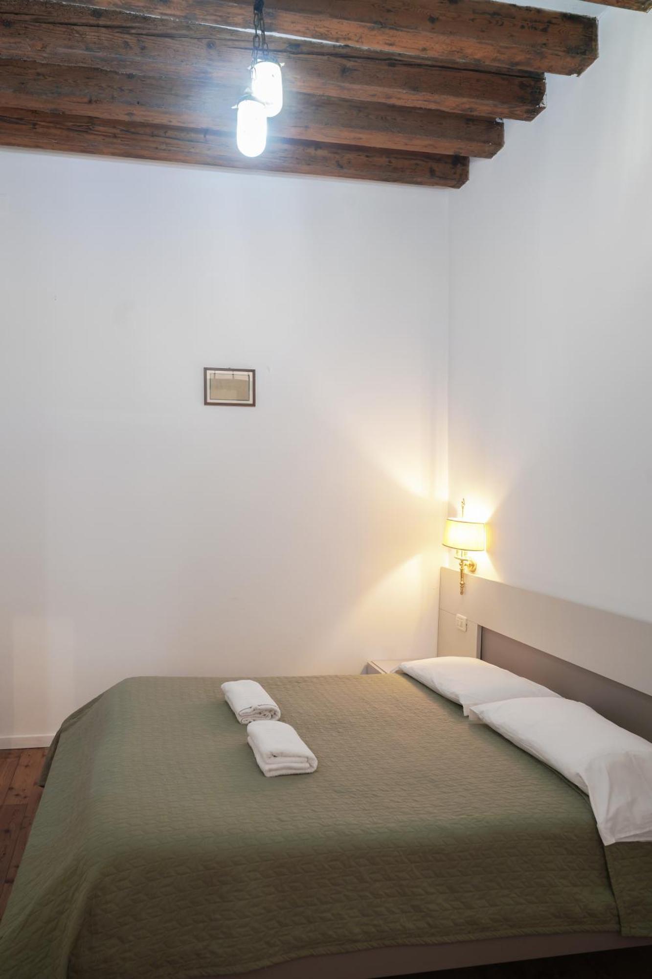 Melusina Apartments Rialto Венеція Екстер'єр фото